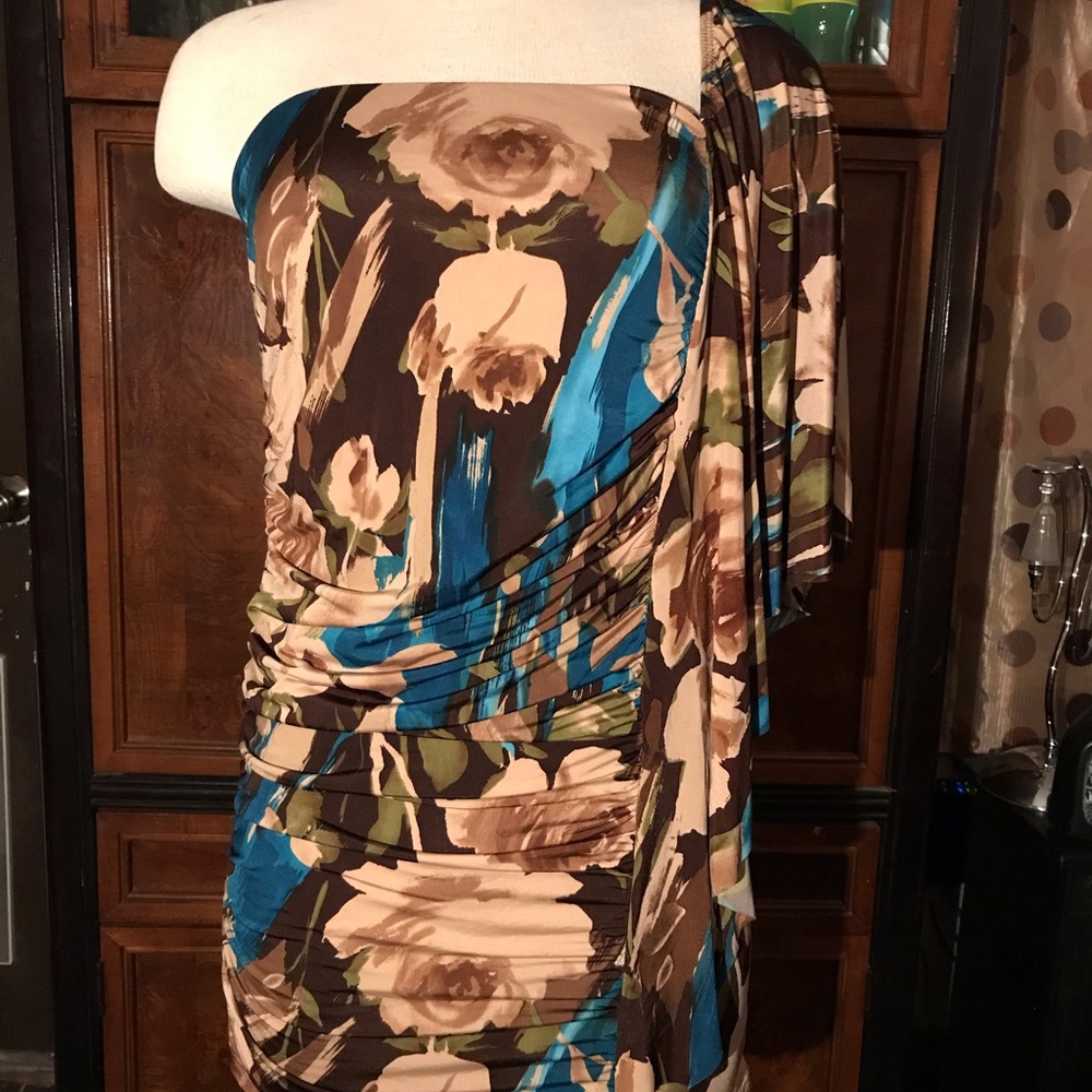 NWOT-Oranges strapless top.